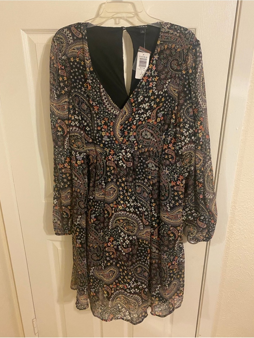 Torrid Black Paisley V-Neck Long Sleeve Dress